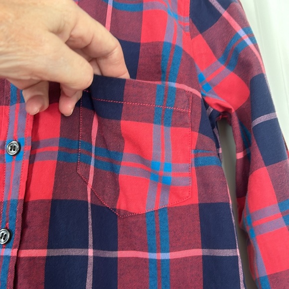 J Crew Perfect Fit Red Plaid Blouse w Princess Seams, Patch Pocket - Picture 5 of 9